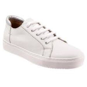 Softwalk white leather sneakers.  Sz 6